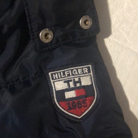 Tommy Hilfiger - Picture 7 of 9